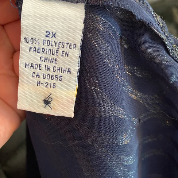 Blue and black ,button , long sleeve dress shirt.   2x - Picture 2 of 7